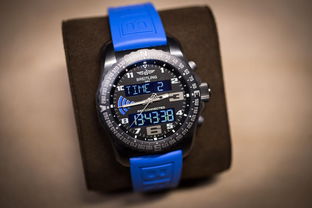 百年灵智能手表 经典外形与智能科技的融合，专业人士的理想之选